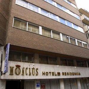 Monclus